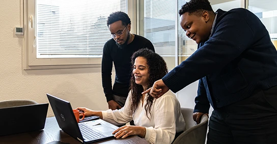 Découvrez notre culture d'entreprise axée sur l'humain, la collaboration et le partage au quotidien.